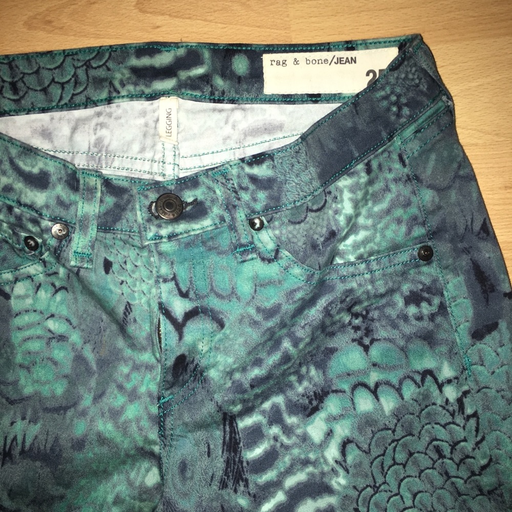Rag and Bone peacock print jean size 25